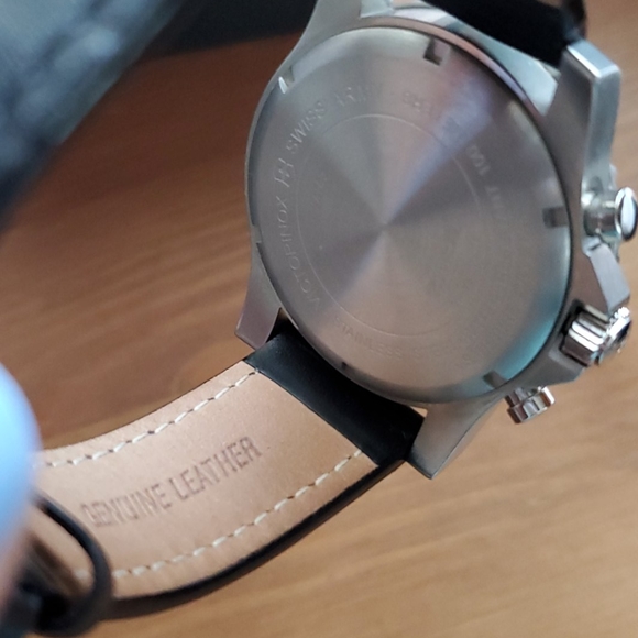 RARE Swiss Army Victorinox Maverick II Chronograph - Picture 7 of 8